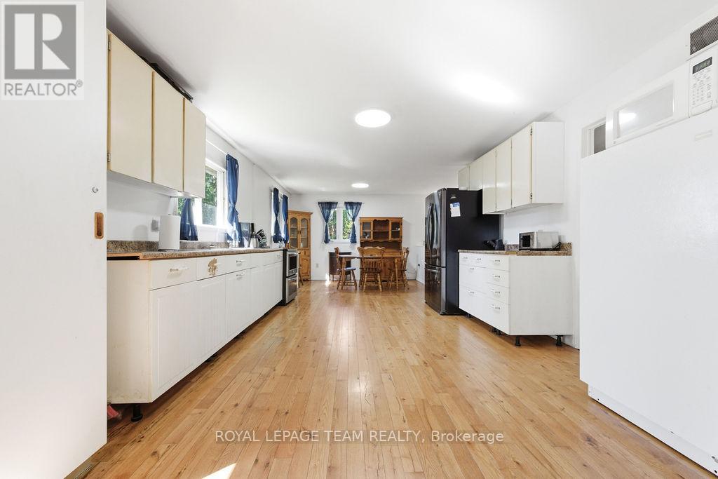 












41 HARRISON TRAIL

,
Greater Madawaska,




Ontario
K0J2R0

