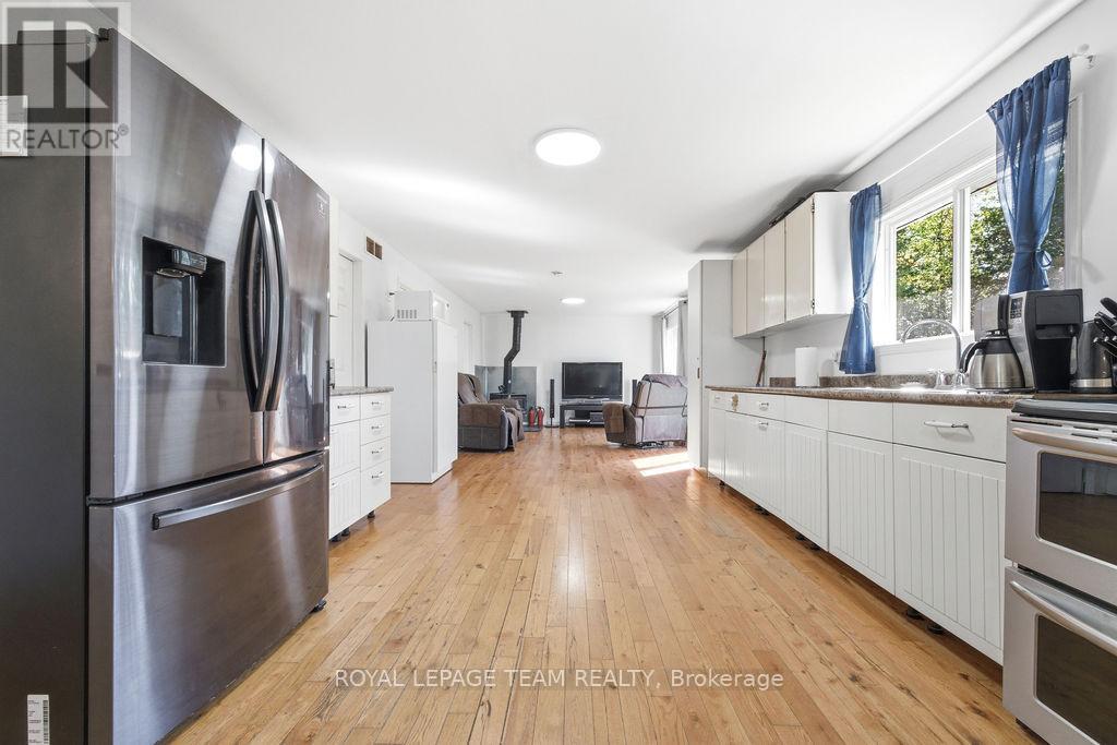












41 HARRISON TRAIL

,
Greater Madawaska,




Ontario
K0J2R0

