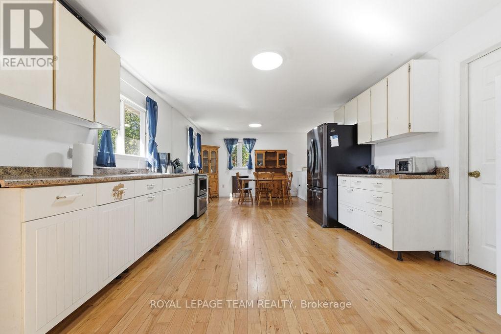












41 HARRISON TRAIL

,
Greater Madawaska,




Ontario
K0J2R0

