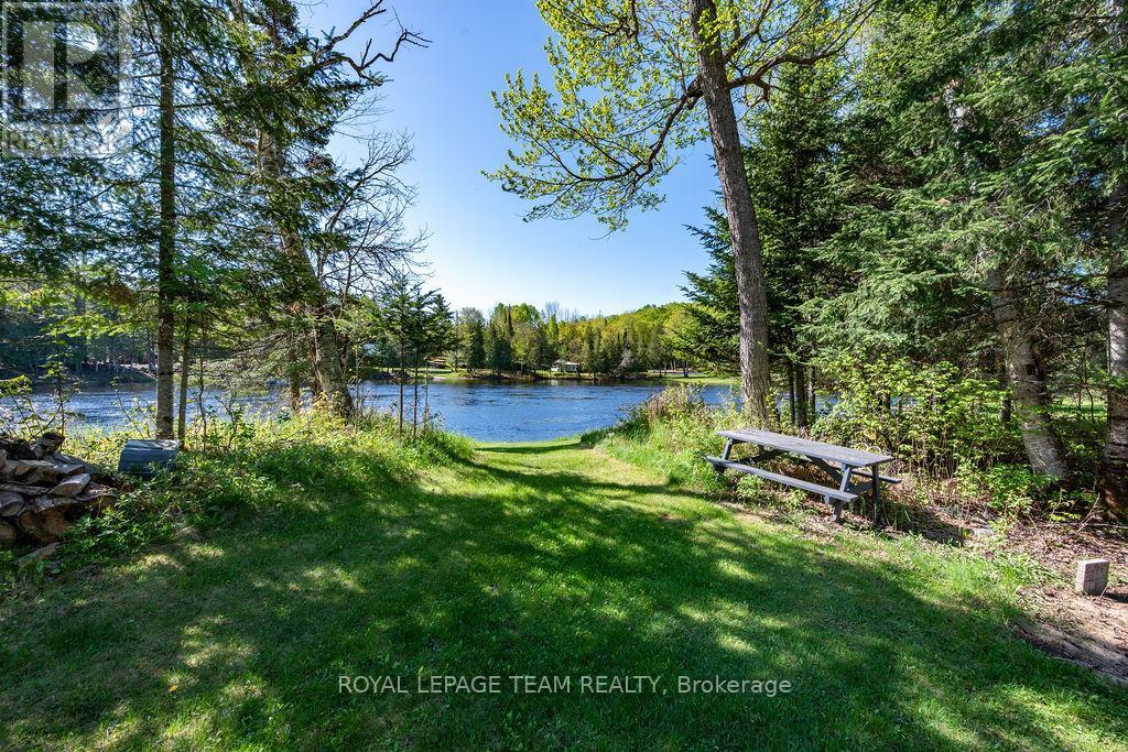 












41 HARRISON TRAIL

,
Greater Madawaska,




Ontario
K0J2R0

