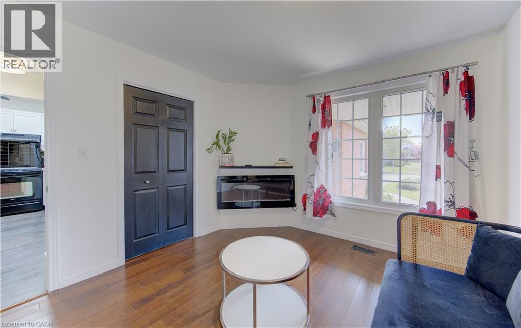 












442 SANDBANKS Crescent

,
Waterloo,




Ontario
N2V2J1

