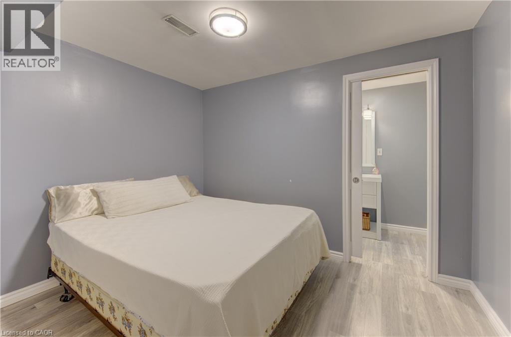 












442 SANDBANKS Crescent

,
Waterloo,




Ontario
N2V2J1

