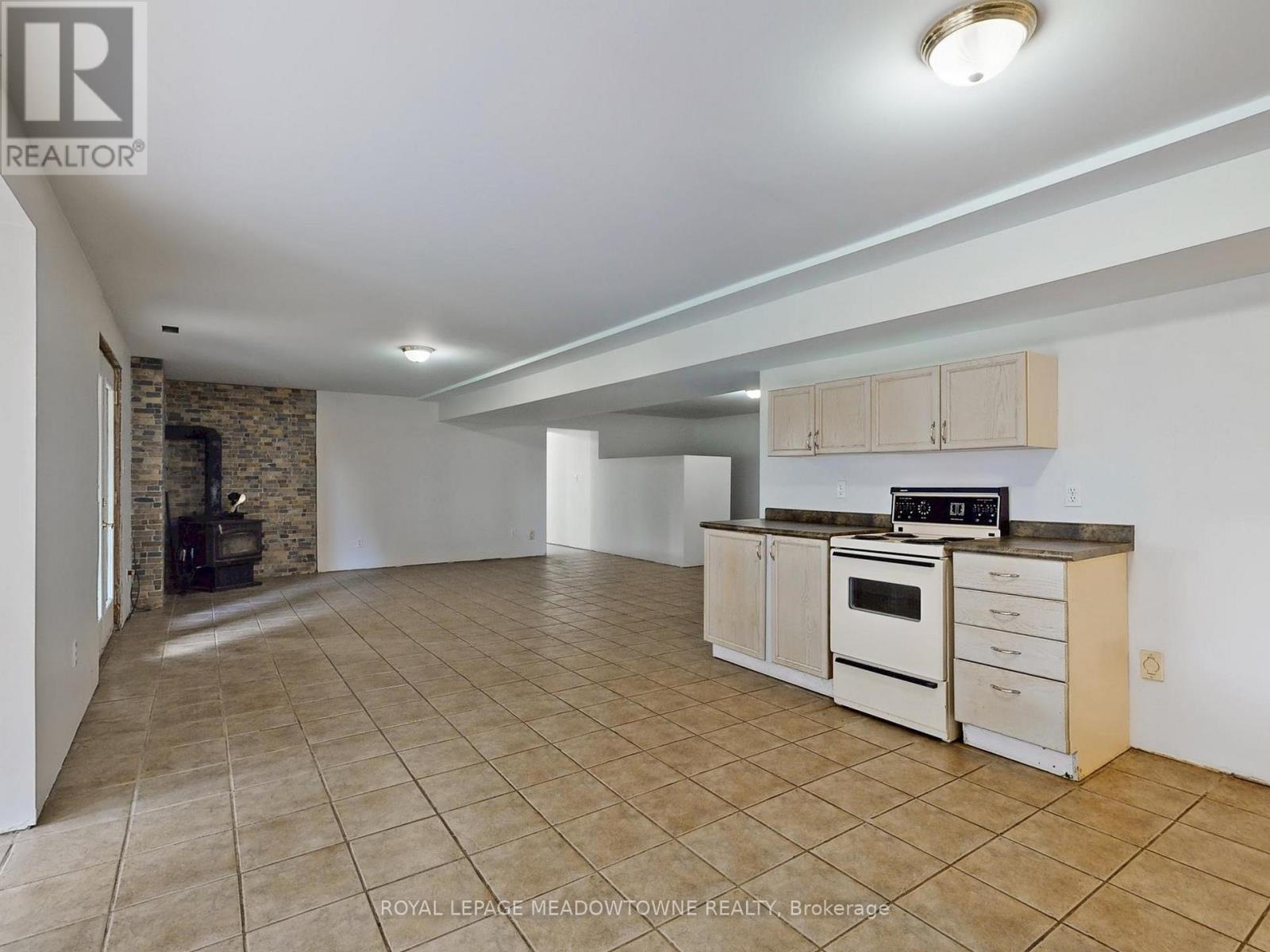 












4958 WELLINGTON RD 125

,
Erin,







Ontario
L7J2L9

