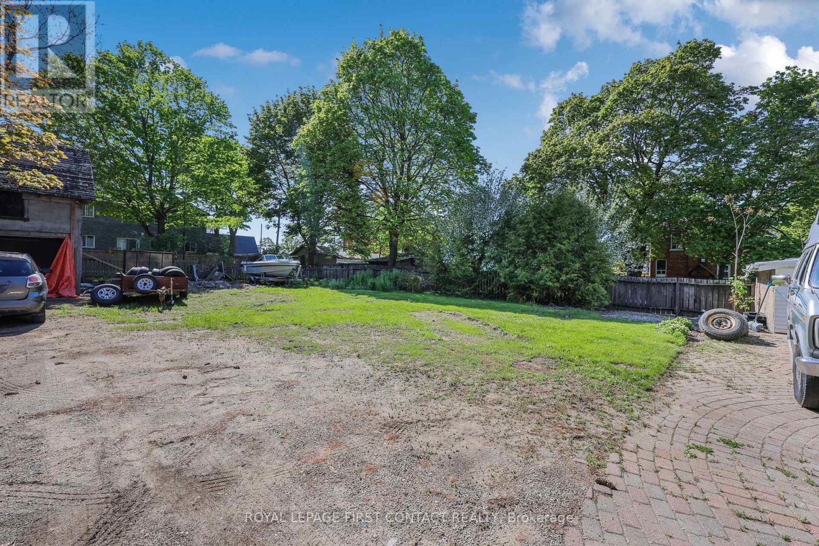 












202 BRADFORD STREET

,
Barrie,




Ontario
L4N3B6

