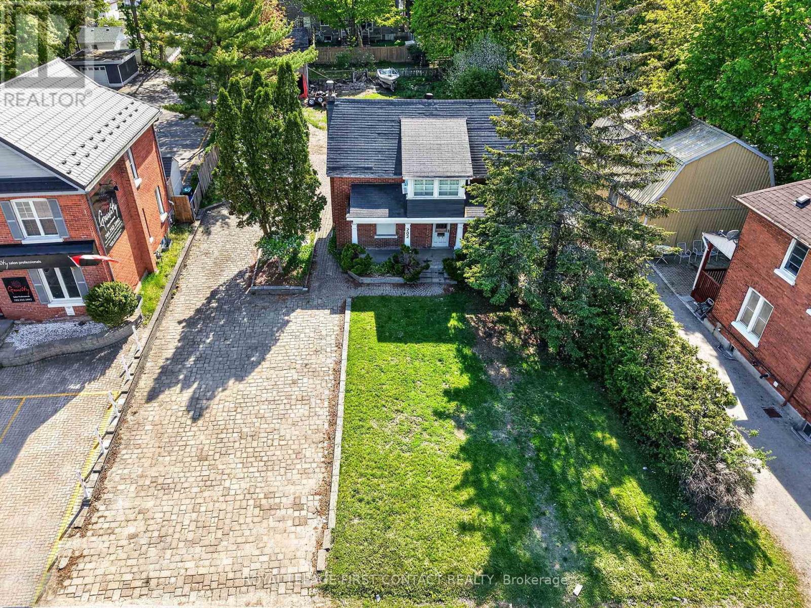 












202 BRADFORD STREET

,
Barrie,




Ontario
L4N3B6

