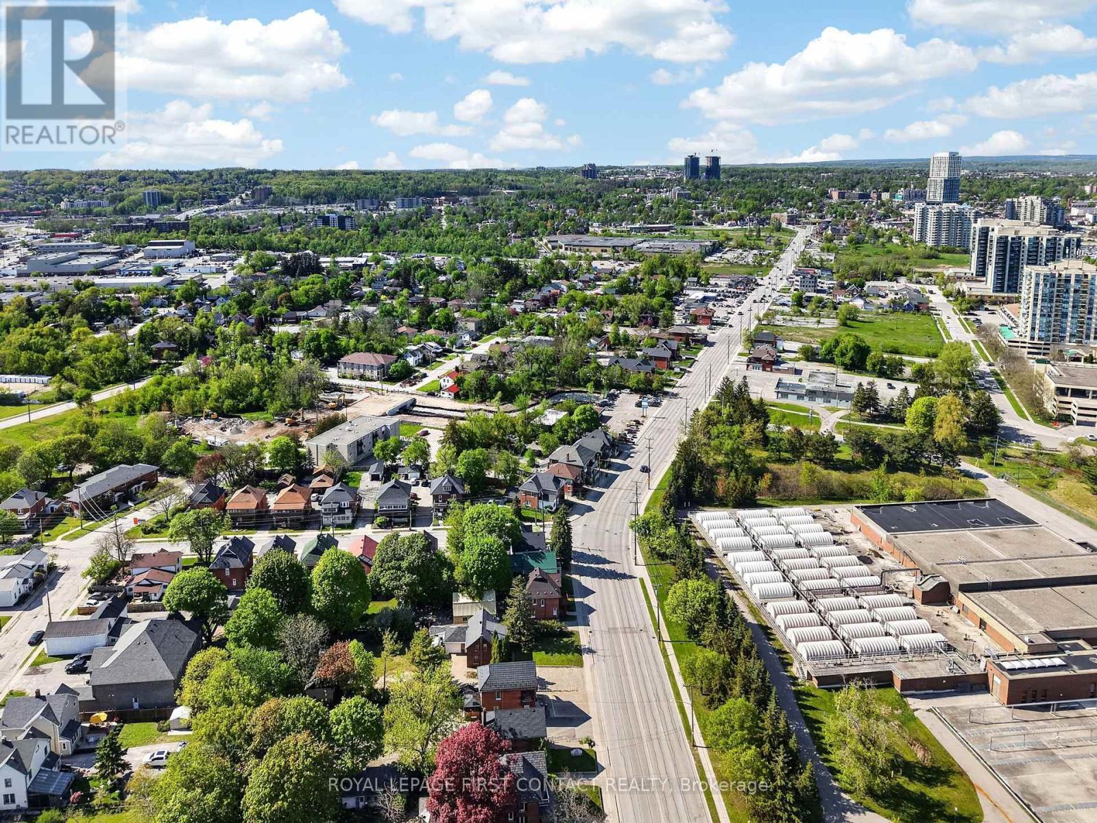 












202 BRADFORD STREET

,
Barrie,




Ontario
L4N3B6

