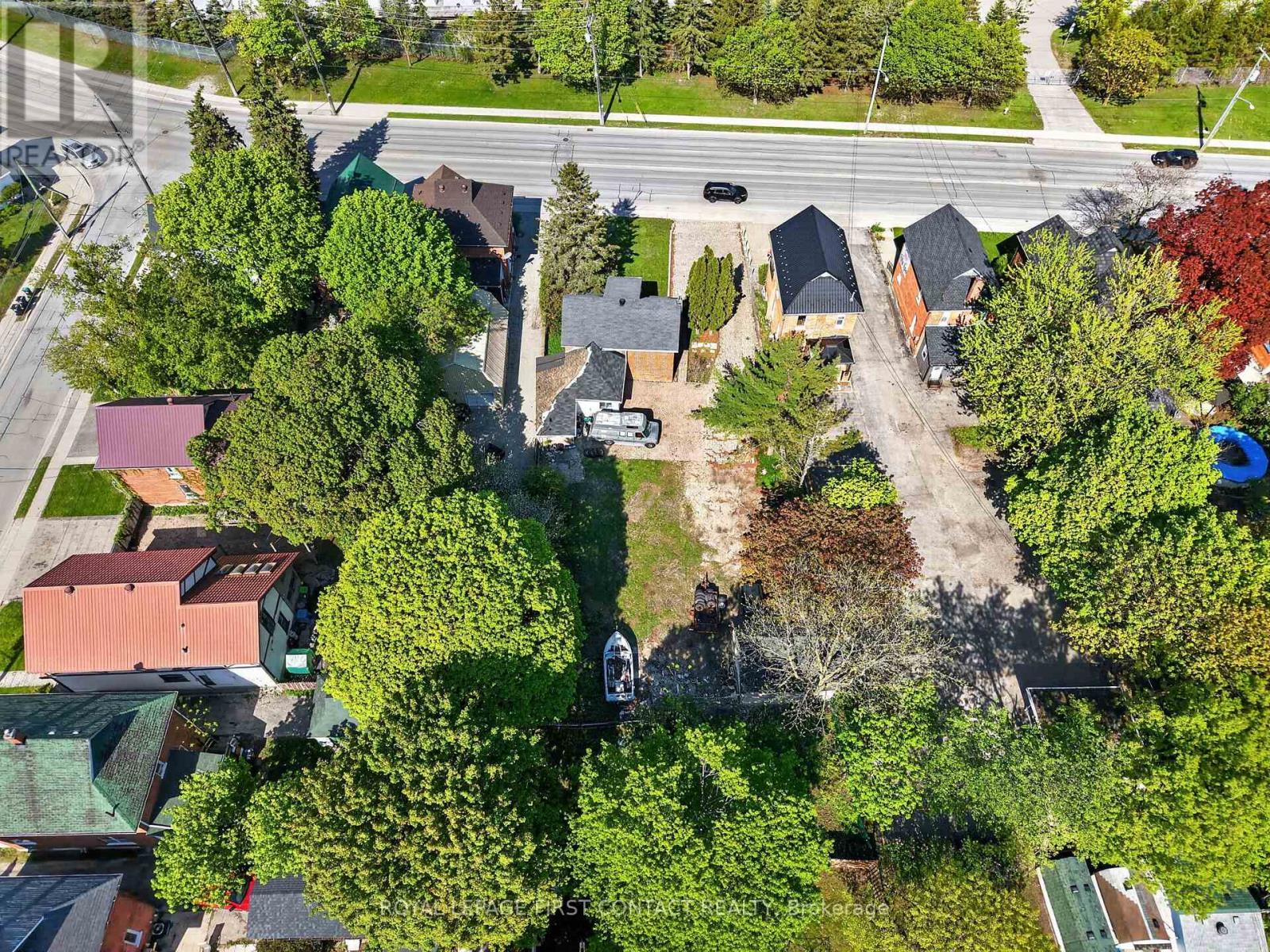 












202 BRADFORD STREET

,
Barrie,




Ontario
L4N3B6

