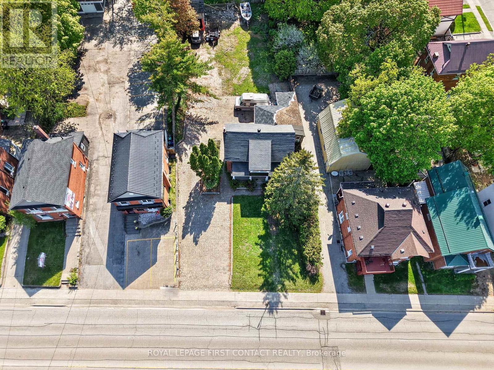 












202 BRADFORD STREET

,
Barrie,




Ontario
L4N3B6

