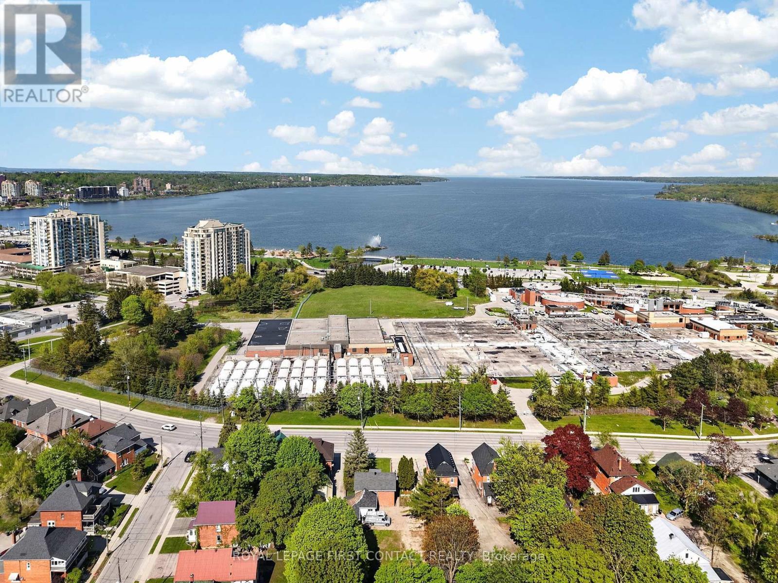 












202 BRADFORD STREET

,
Barrie,




Ontario
L4N3B6

