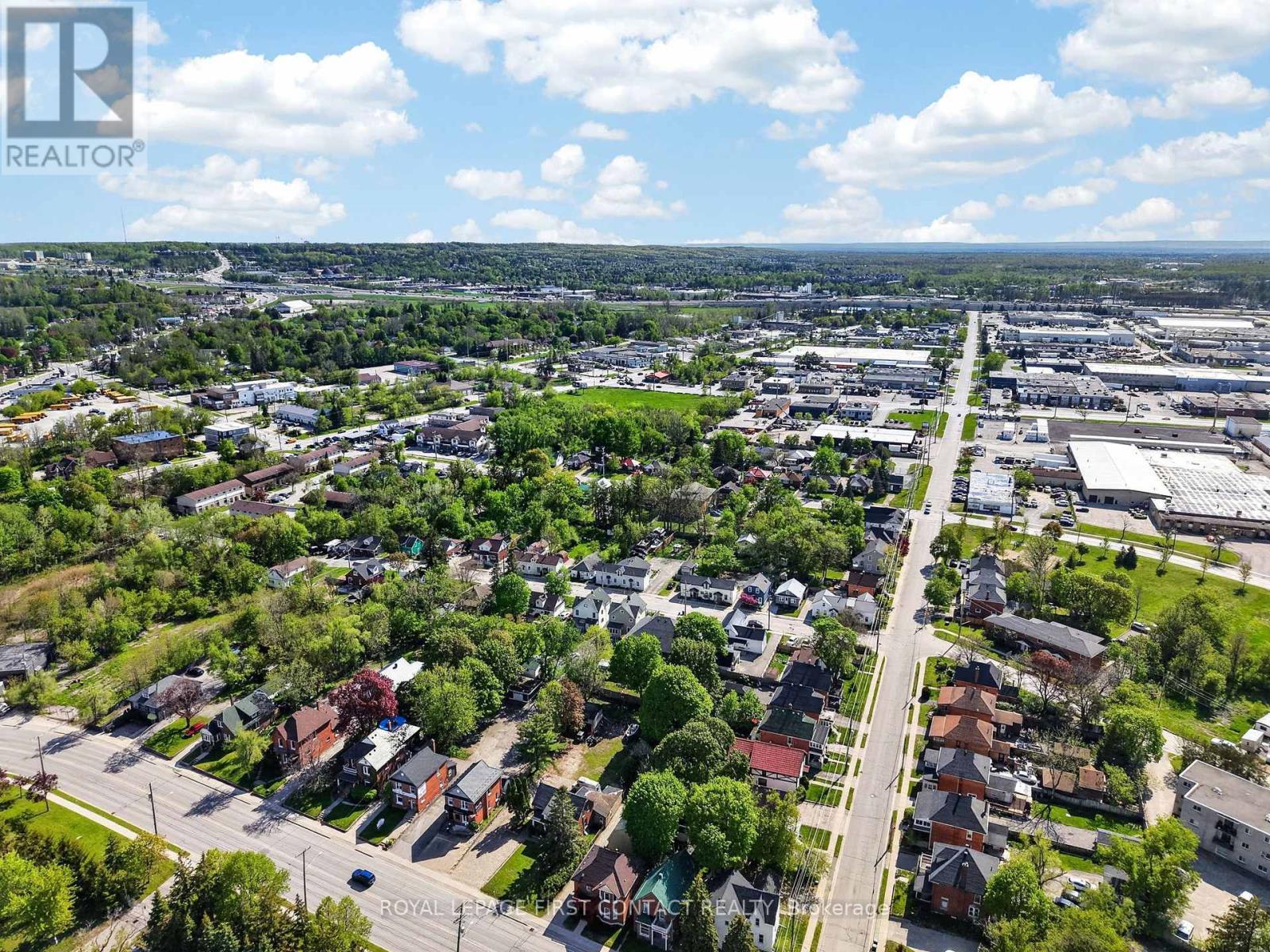 












202 BRADFORD STREET

,
Barrie,




Ontario
L4N3B6

