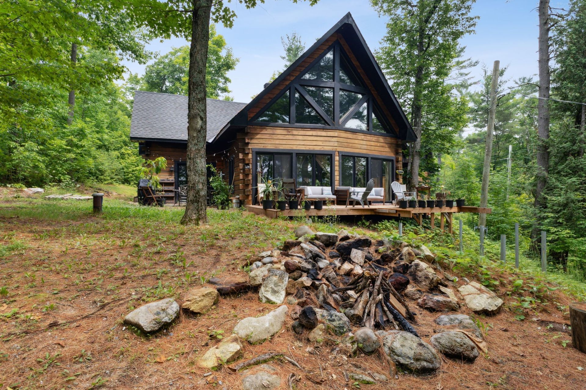 









30


Ch. de la Lyrique

,
Val-des-Monts,




QC
J8N4B3

