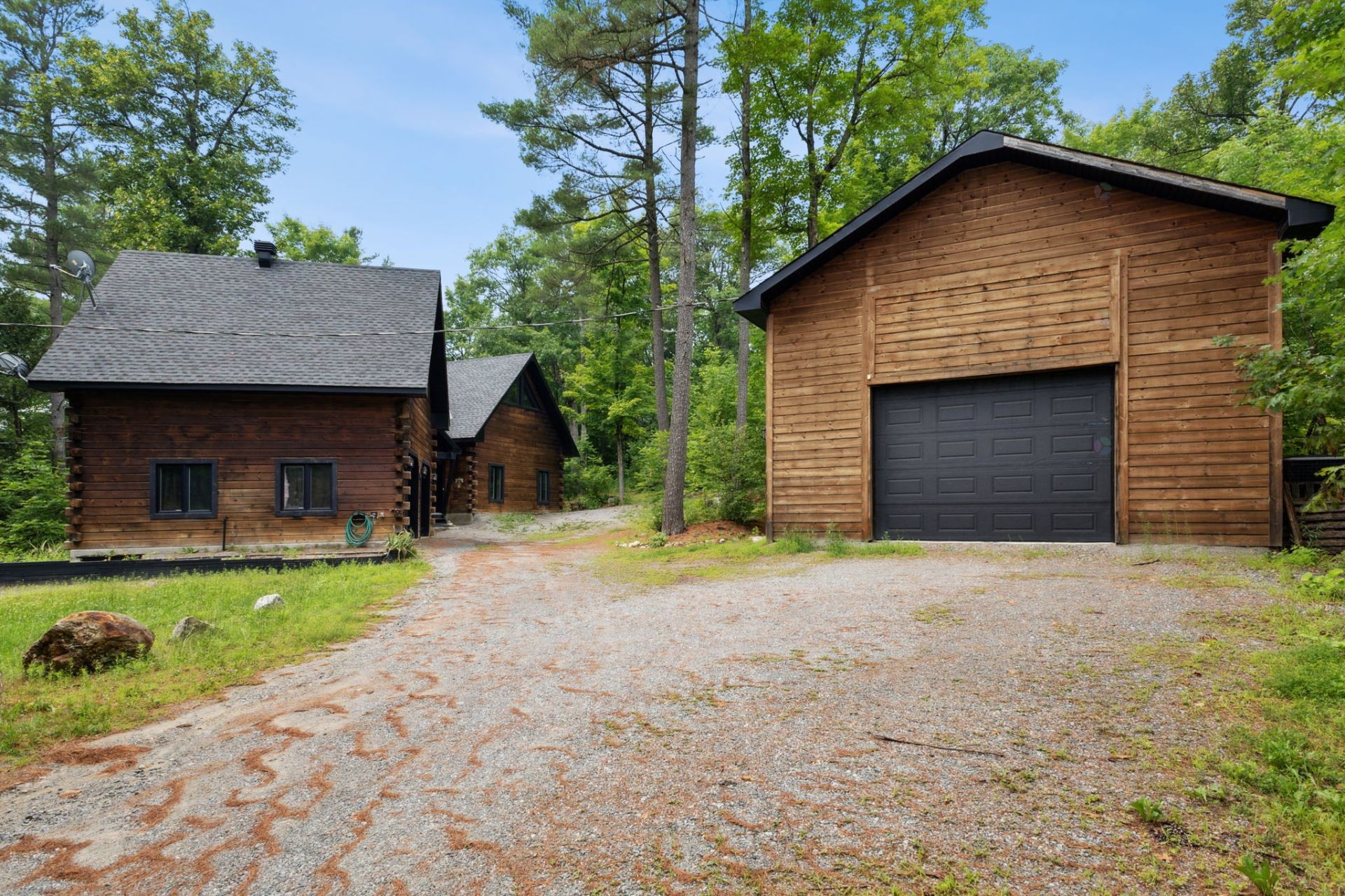 









30


Ch. de la Lyrique

,
Val-des-Monts,




QC
J8N4B3

