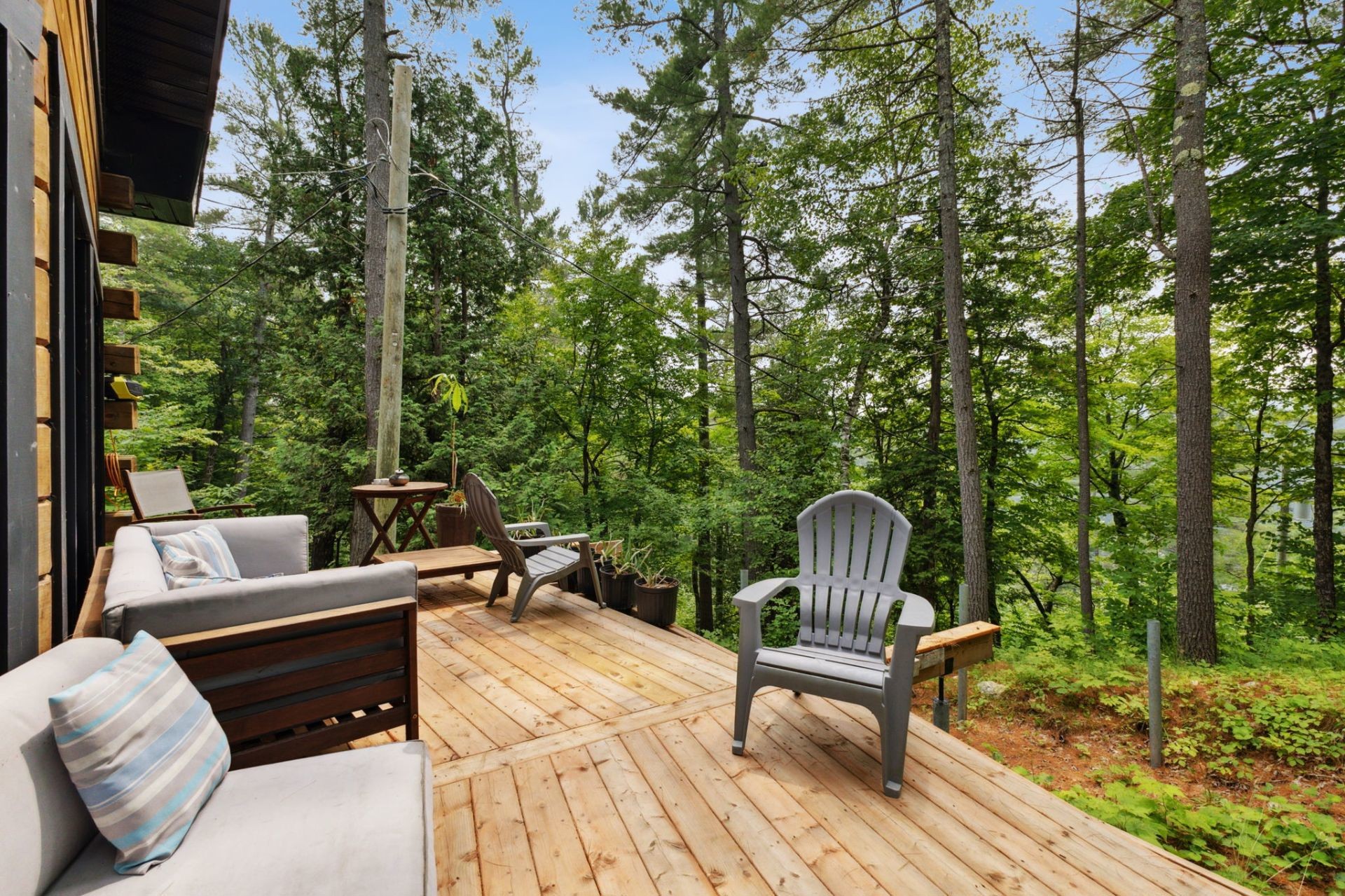 









30


Ch. de la Lyrique

,
Val-des-Monts,




QC
J8N4B3

