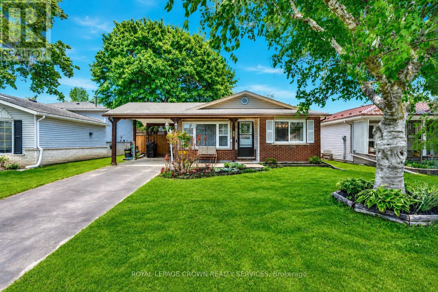 












98 BELWOOD CRESCENT

,
Kitchener,




Ontario
N2C1Z3

