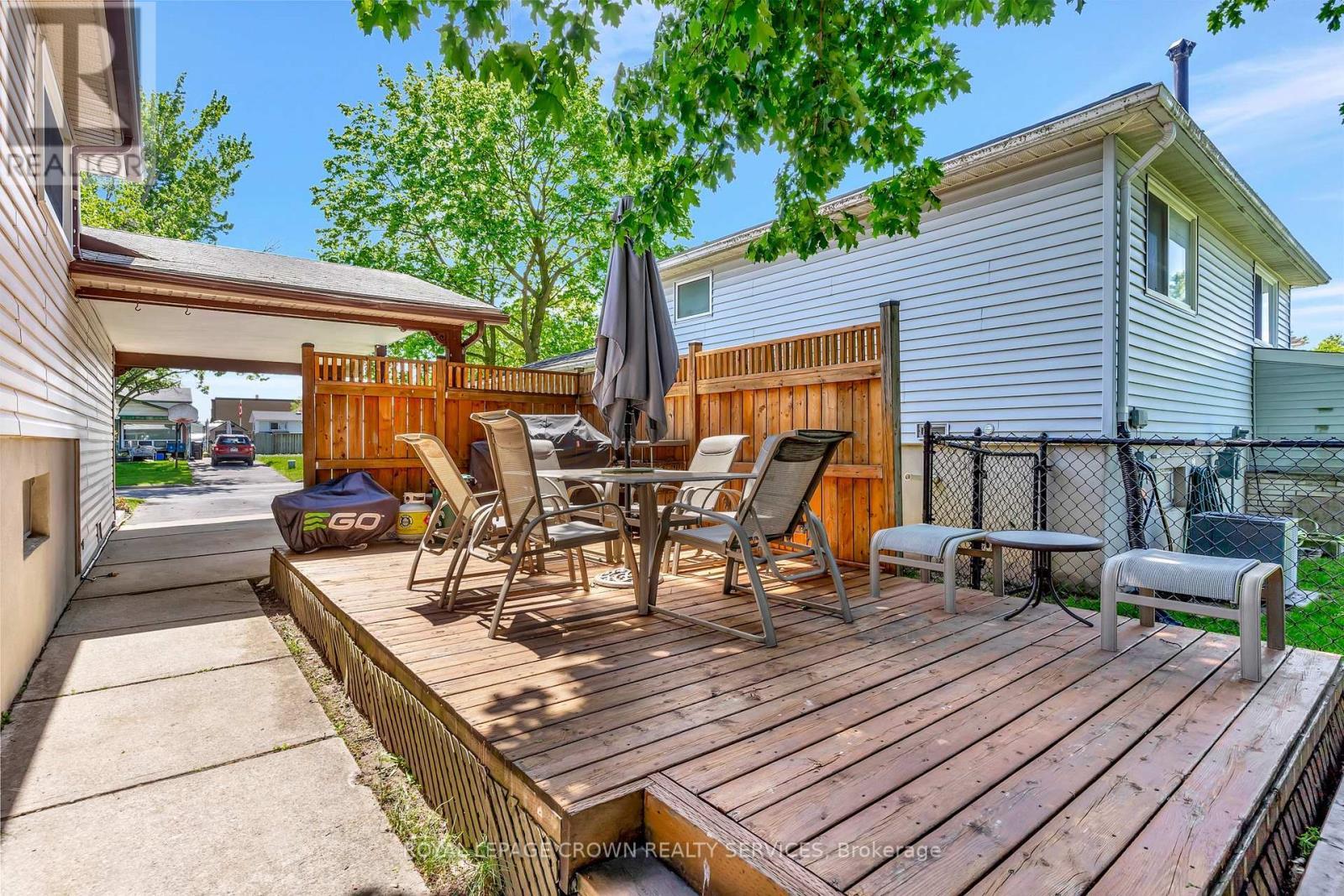 












98 BELWOOD CRESCENT

,
Kitchener,




Ontario
N2C1Z3

