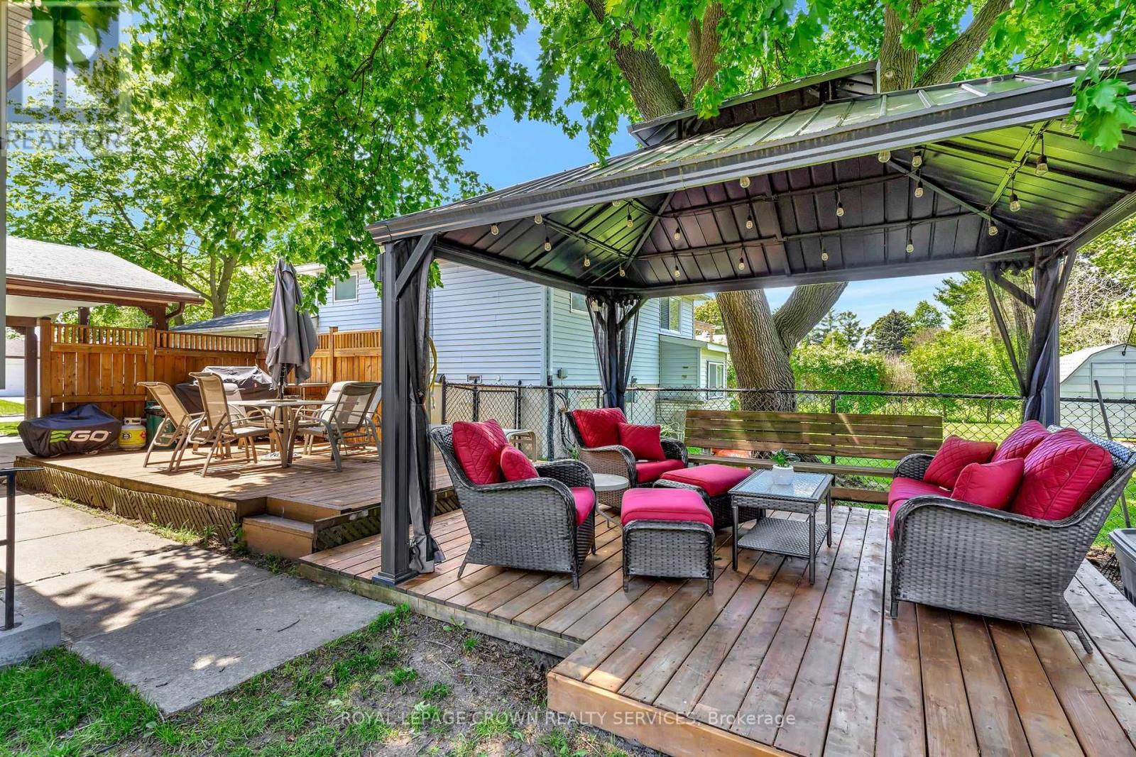 












98 BELWOOD CRESCENT

,
Kitchener,




Ontario
N2C1Z3

