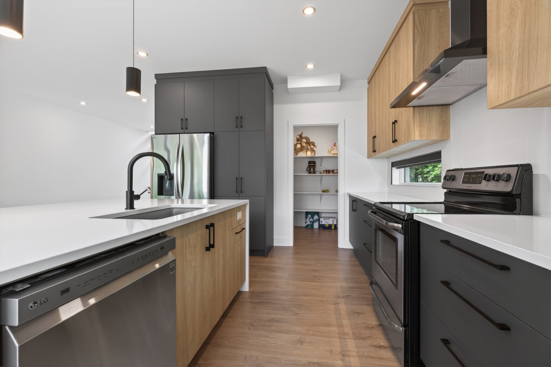 









3


Rue Thomas-Dennis

,
Notre-Dame-de-l'Île-Perrot,




QC
J7W3K9

