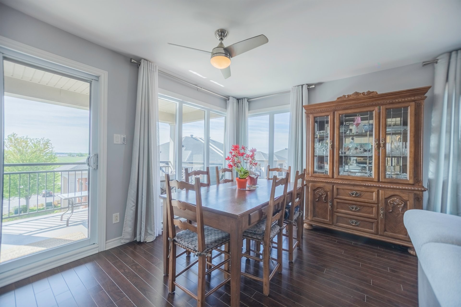 









752


Rue des Sureaux

,
Boucherville,




QC
J4B0C8


