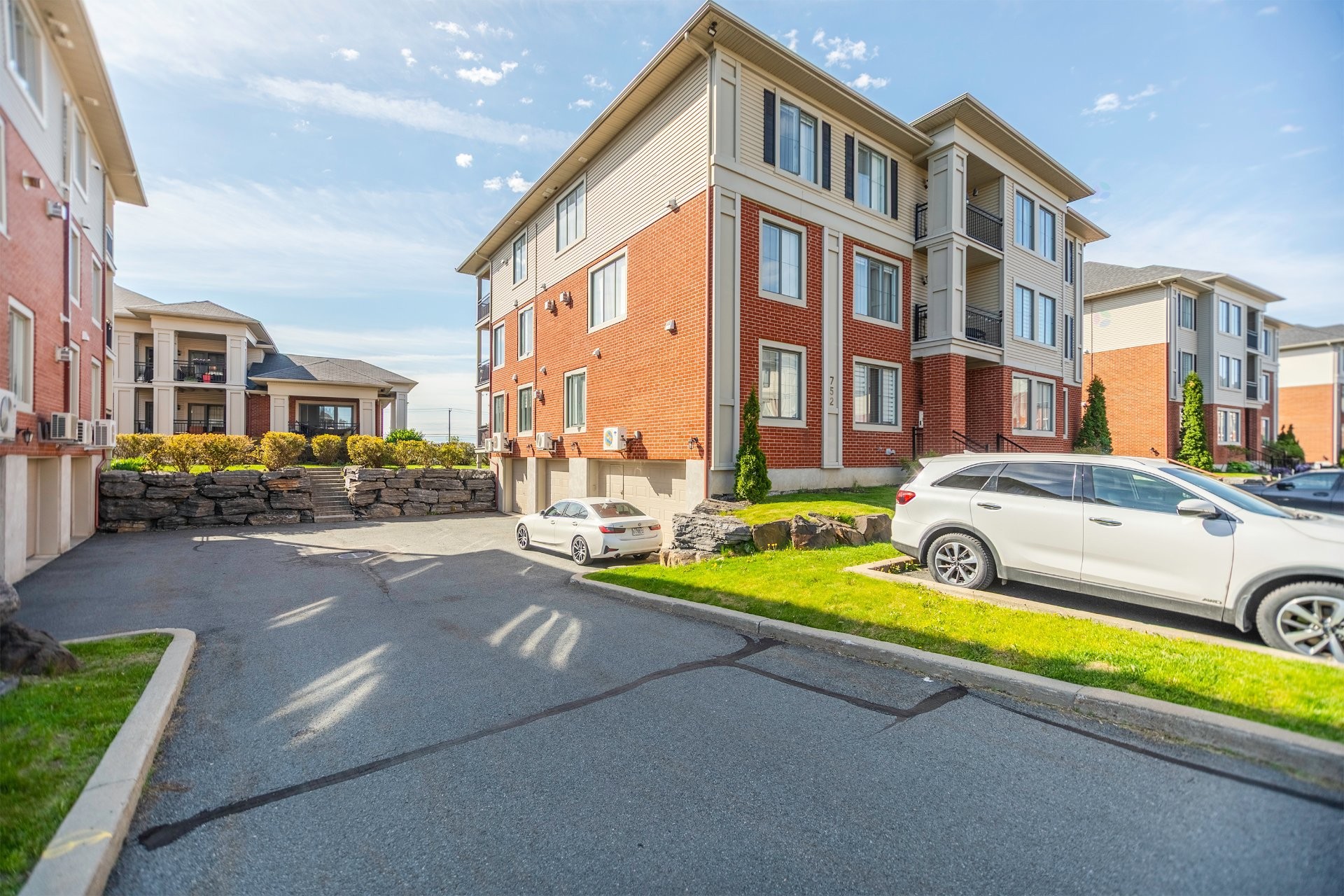 









752


Rue des Sureaux

,
Boucherville,




QC
J4B0C8

