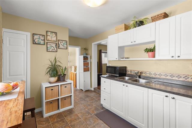 









607


Boyd

AVE,
Winnipeg,




MB
R2W 1R2

