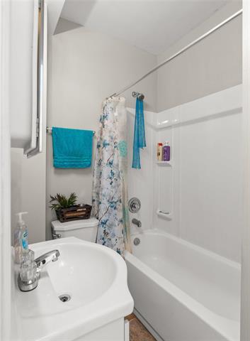 









607


Boyd

AVE,
Winnipeg,




MB
R2W 1R2

