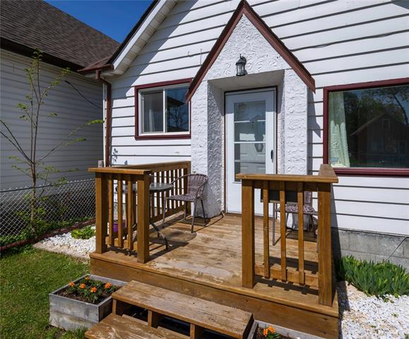 









607


Boyd

AVE,
Winnipeg,




MB
R2W 1R2

