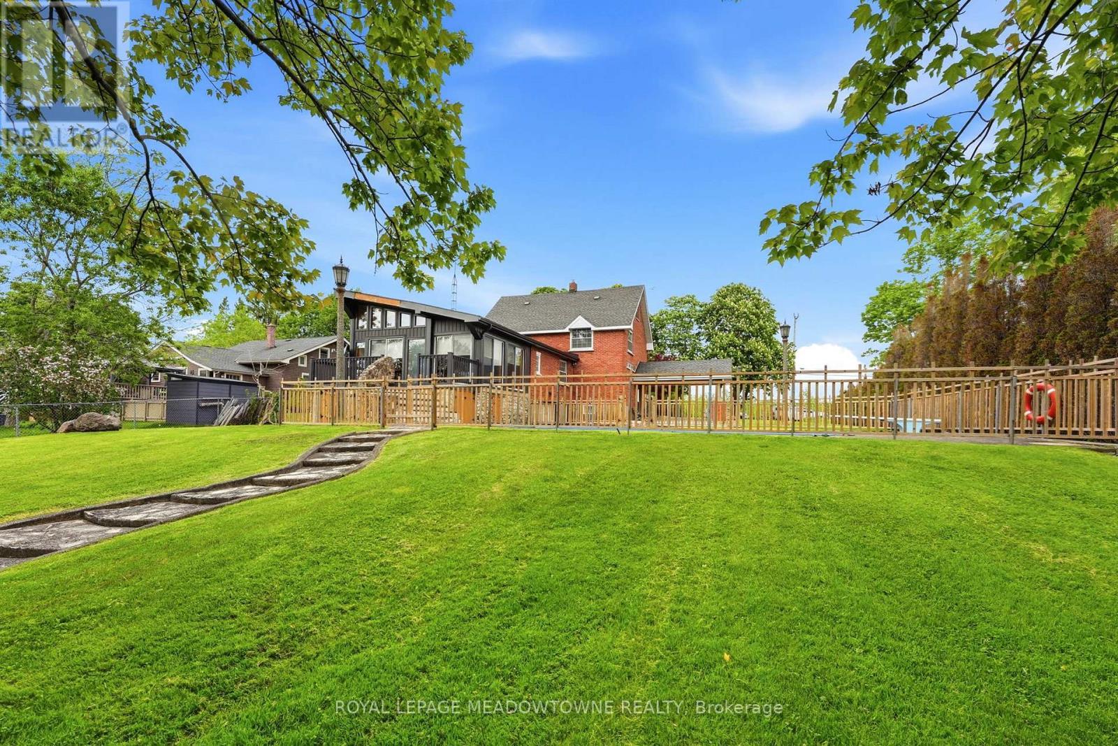 












3775 REBSTOCK ROAD

,
Fort Erie,




Ontario
L0S1B0

