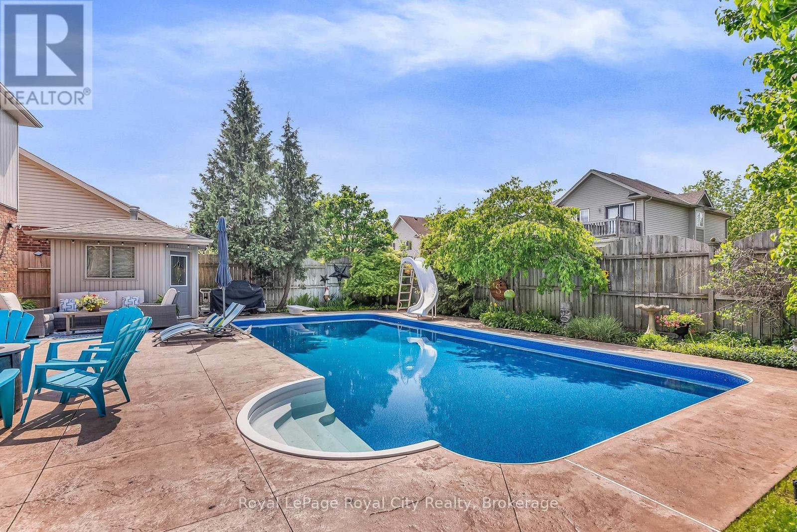 












36 BLAIR DRIVE

,
Guelph (Pineridge/Westminster Woods),




Ontario
N1L1N7

