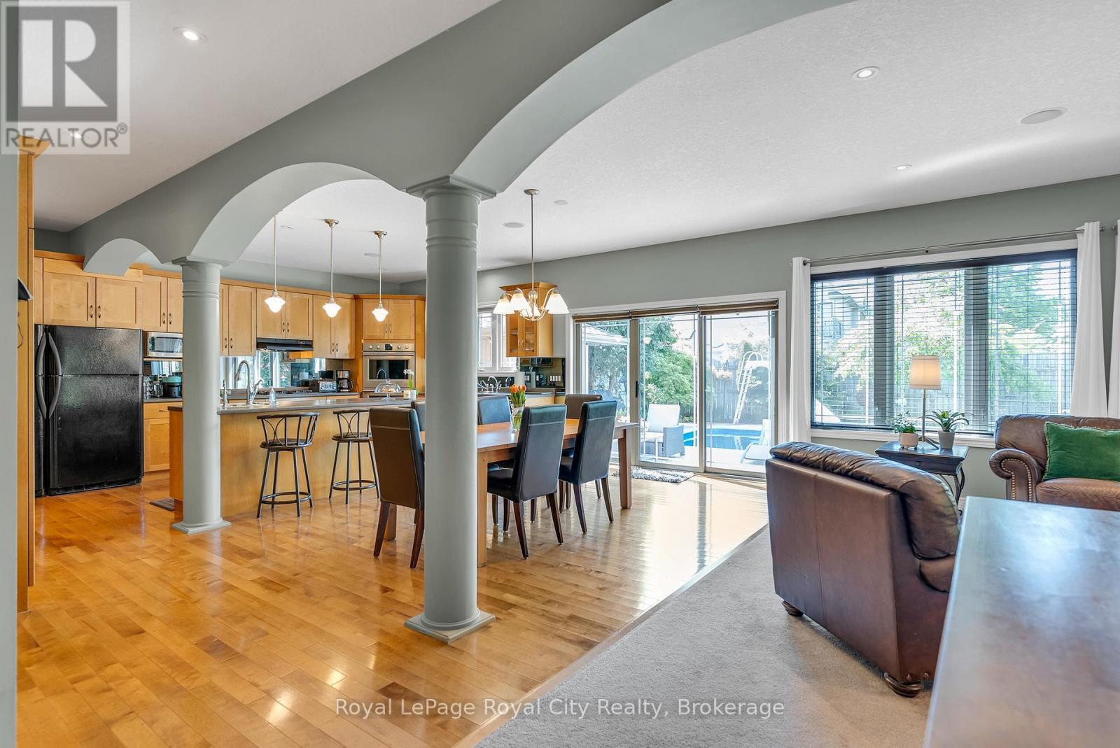 












36 BLAIR DRIVE

,
Guelph (Pineridge/Westminster Woods),




Ontario
N1L1N7

