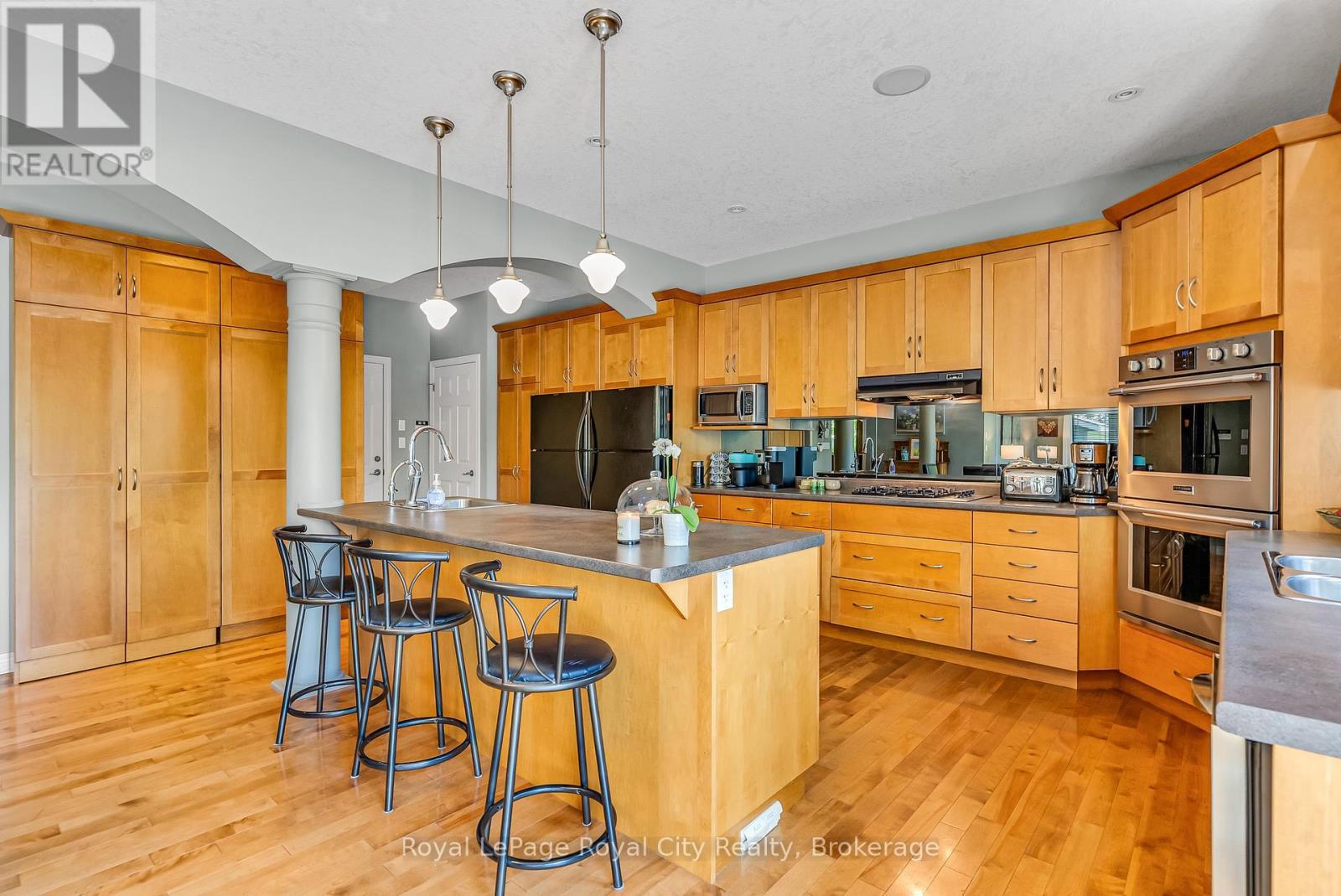 












36 BLAIR DRIVE

,
Guelph (Pineridge/Westminster Woods),




Ontario
N1L1N7

