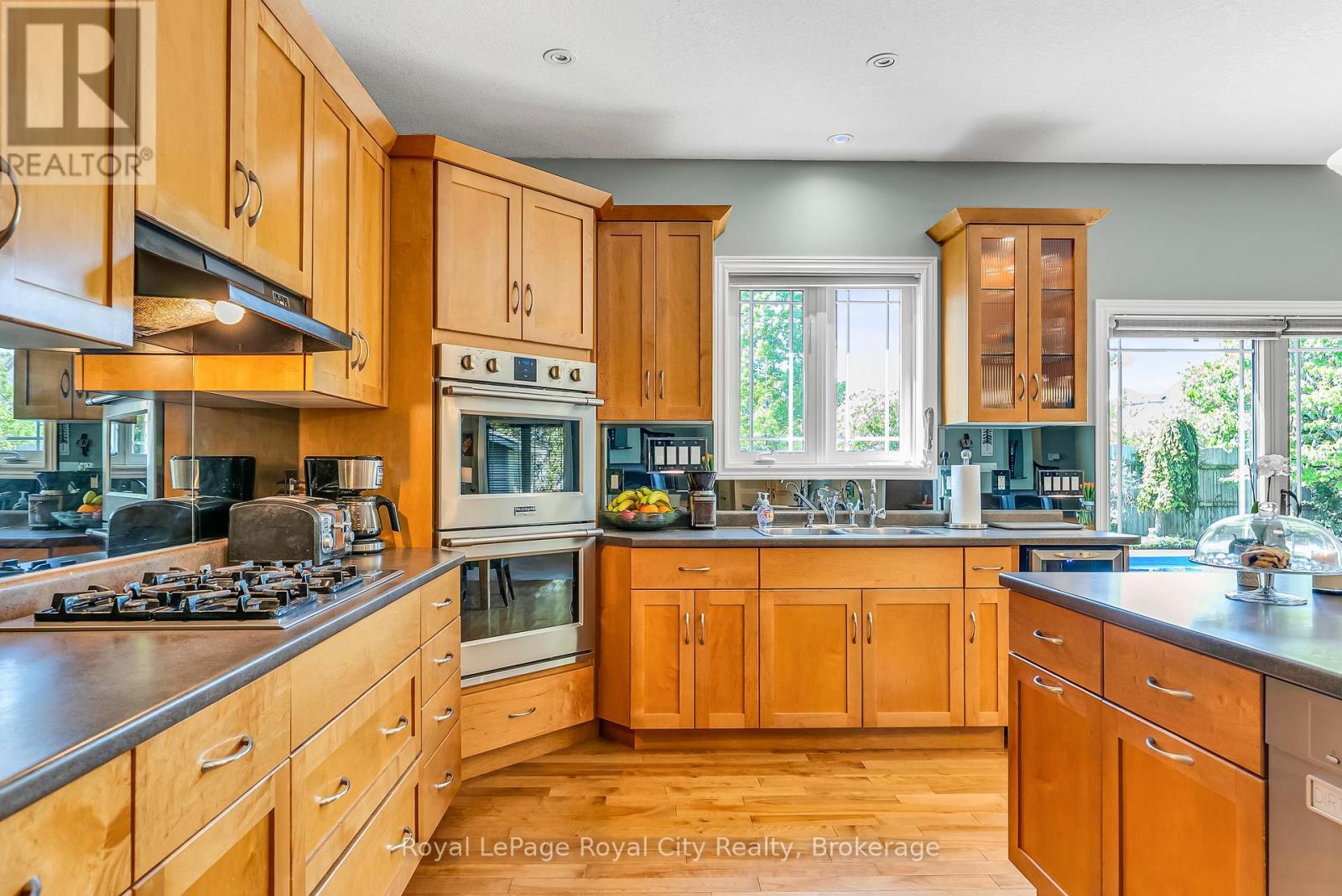 












36 BLAIR DRIVE

,
Guelph (Pineridge/Westminster Woods),




Ontario
N1L1N7

