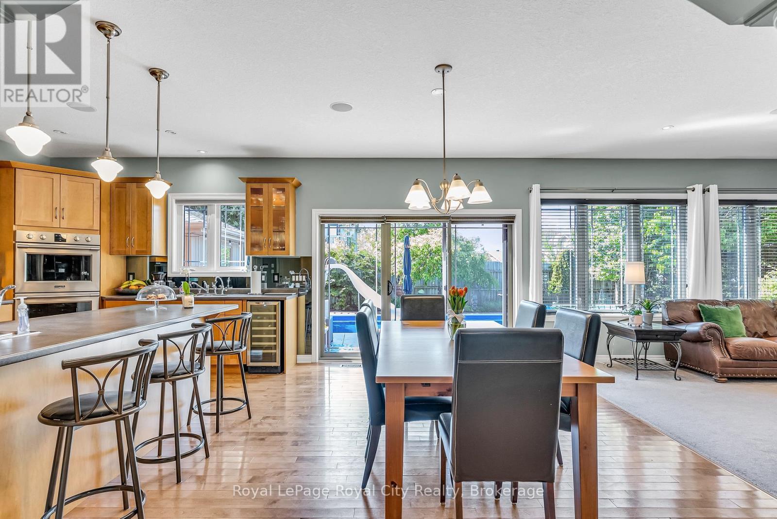 












36 BLAIR DRIVE

,
Guelph (Pineridge/Westminster Woods),




Ontario
N1L1N7

