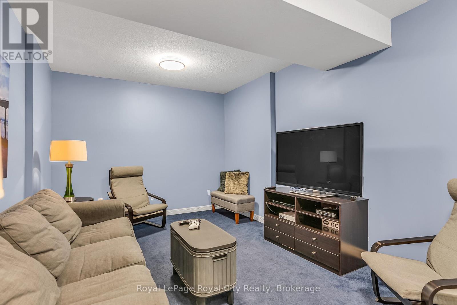 












36 BLAIR DRIVE

,
Guelph (Pineridge/Westminster Woods),




Ontario
N1L1N7

