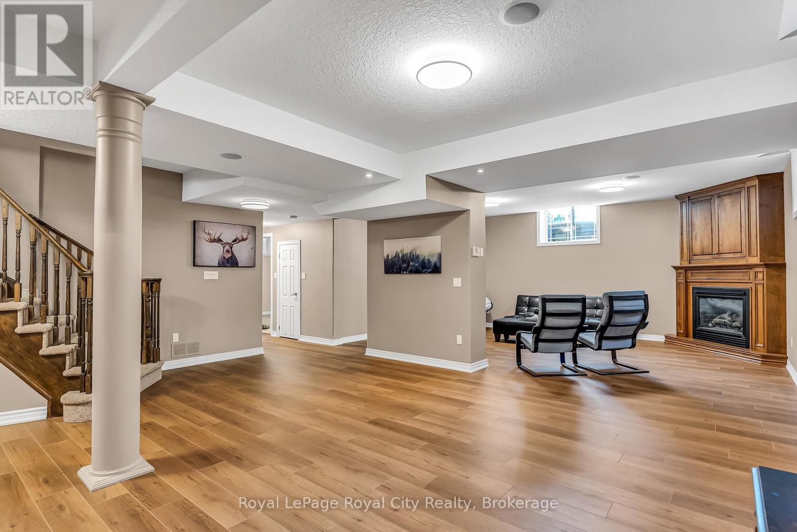 












36 BLAIR DRIVE

,
Guelph (Pineridge/Westminster Woods),




Ontario
N1L1N7

