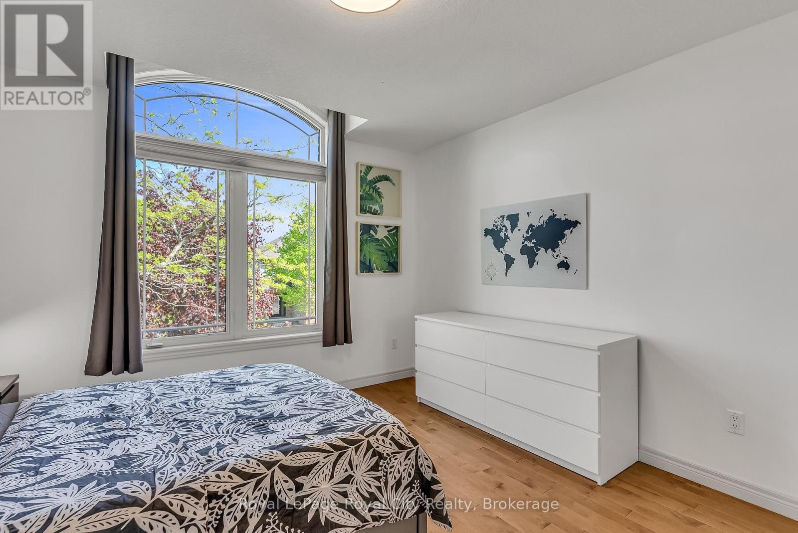 












36 BLAIR DRIVE

,
Guelph (Pineridge/Westminster Woods),




Ontario
N1L1N7

