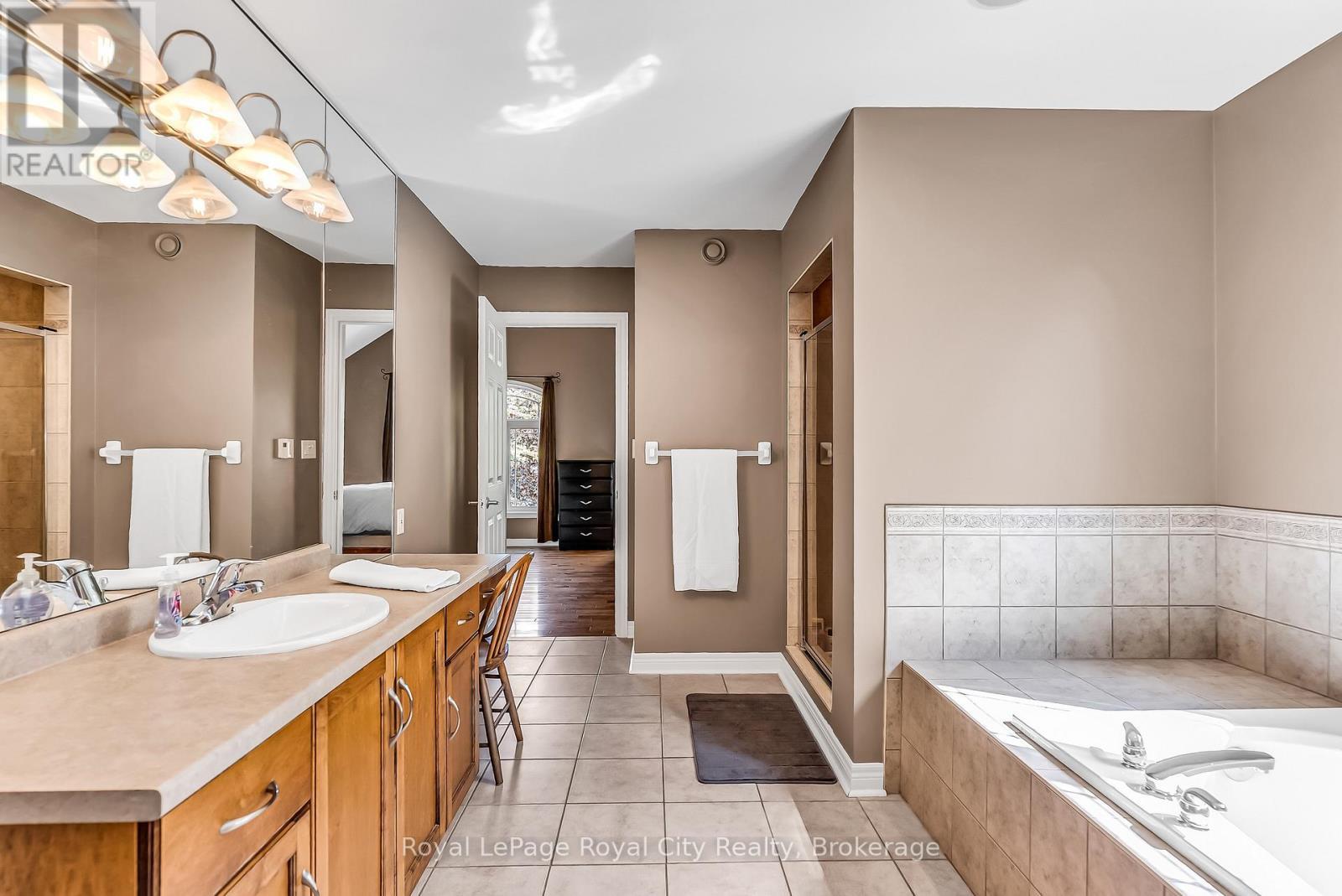 












36 BLAIR DRIVE

,
Guelph (Pineridge/Westminster Woods),




Ontario
N1L1N7

