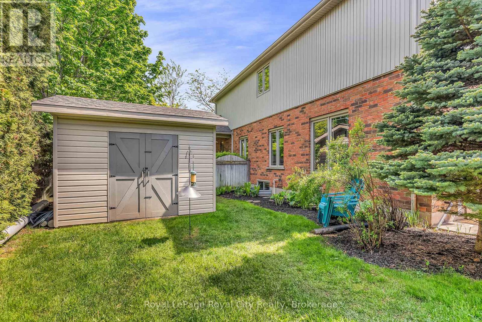 












36 BLAIR DRIVE

,
Guelph (Pineridge/Westminster Woods),




Ontario
N1L1N7

