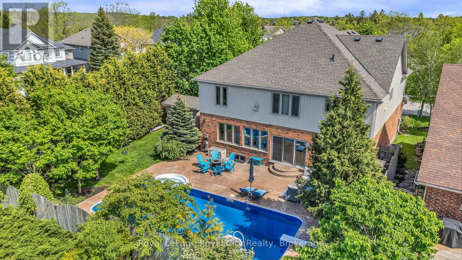 












36 BLAIR DRIVE

,
Guelph (Pineridge/Westminster Woods),




Ontario
N1L1N7

