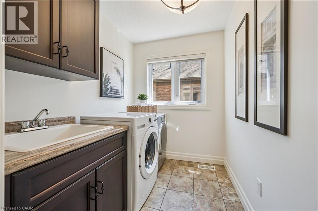 












828 COPPER RIDGE Drive

,
Waterloo,




Ontario
N2K0B5

