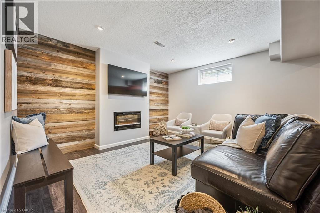 












828 COPPER RIDGE Drive

,
Waterloo,




Ontario
N2K0B5

