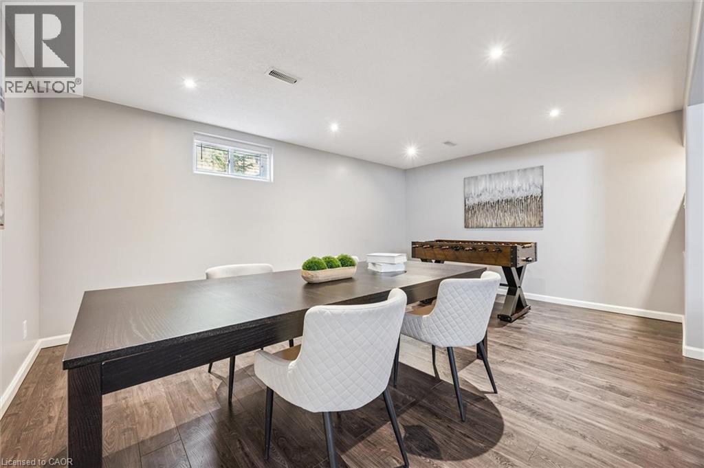 












828 COPPER RIDGE Drive

,
Waterloo,




Ontario
N2K0B5

