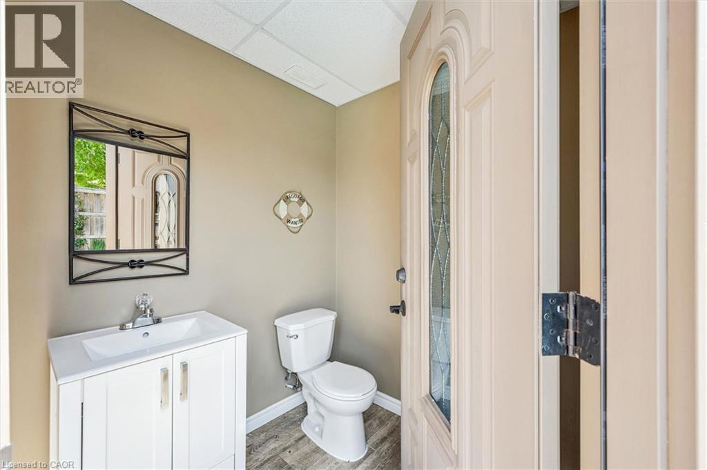 












828 COPPER RIDGE Drive

,
Waterloo,




Ontario
N2K0B5

