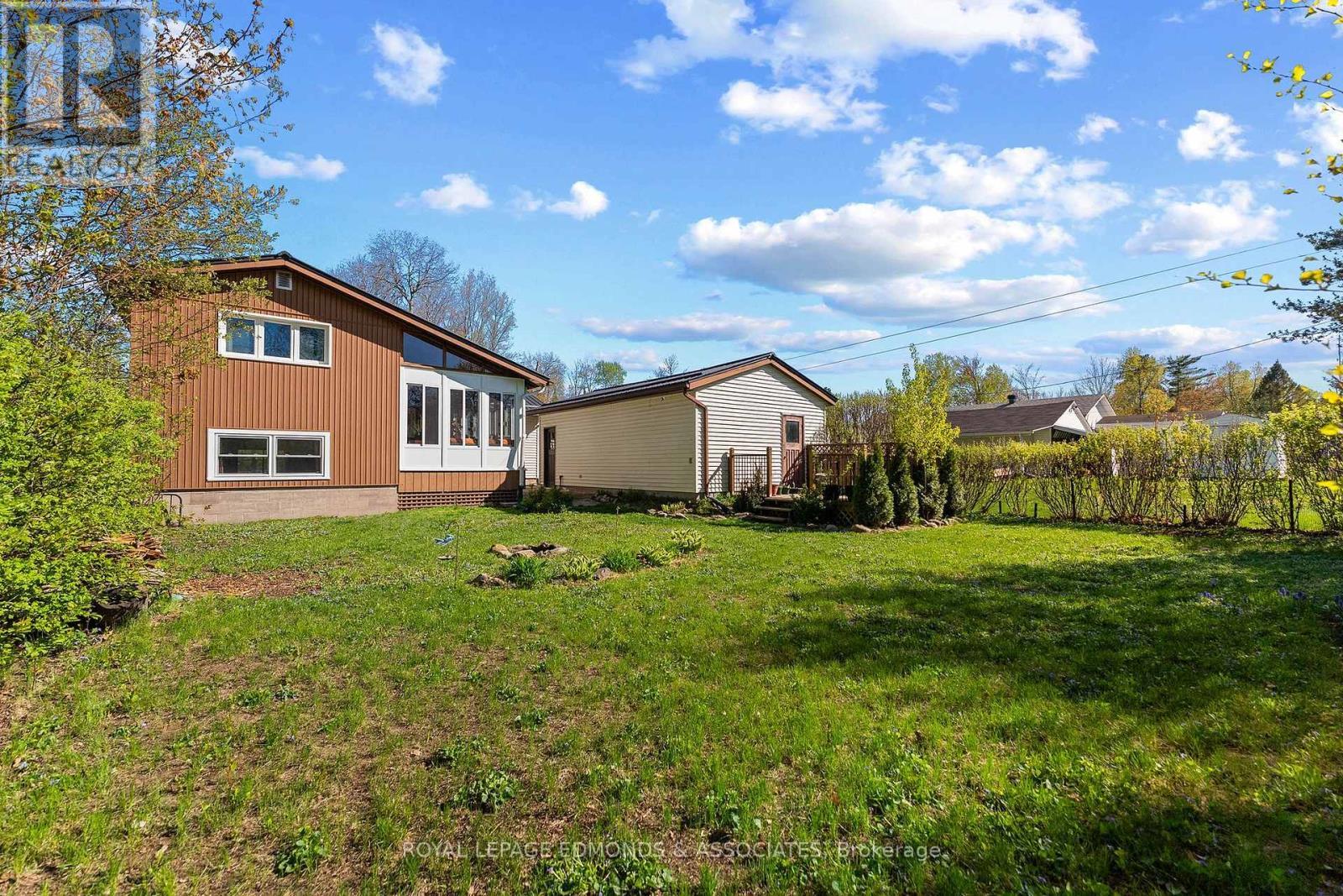 












5 LASALLE DRIVE

,
Deep River,




Ontario
K0J1P0

