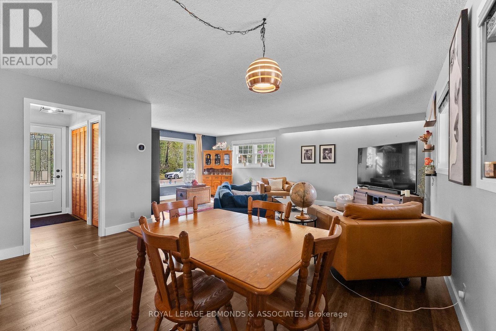 












5 LASALLE DRIVE

,
Deep River,




Ontario
K0J1P0

