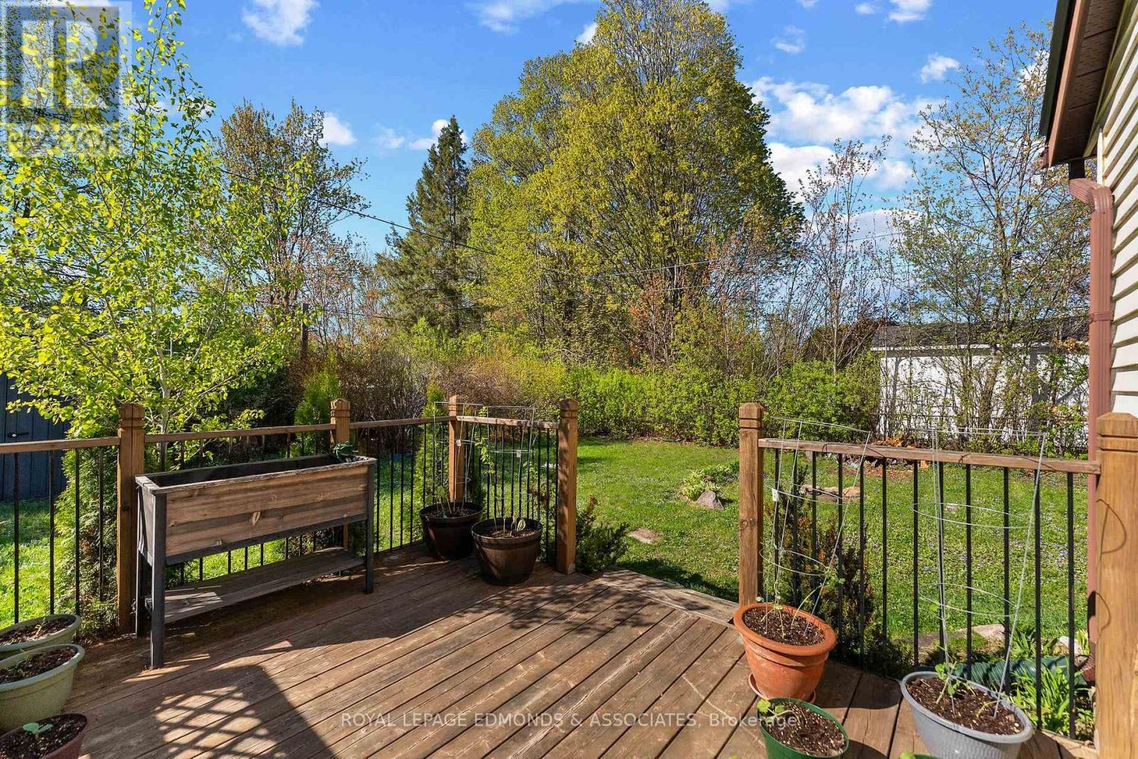 












5 LASALLE DRIVE

,
Deep River,




Ontario
K0J1P0

