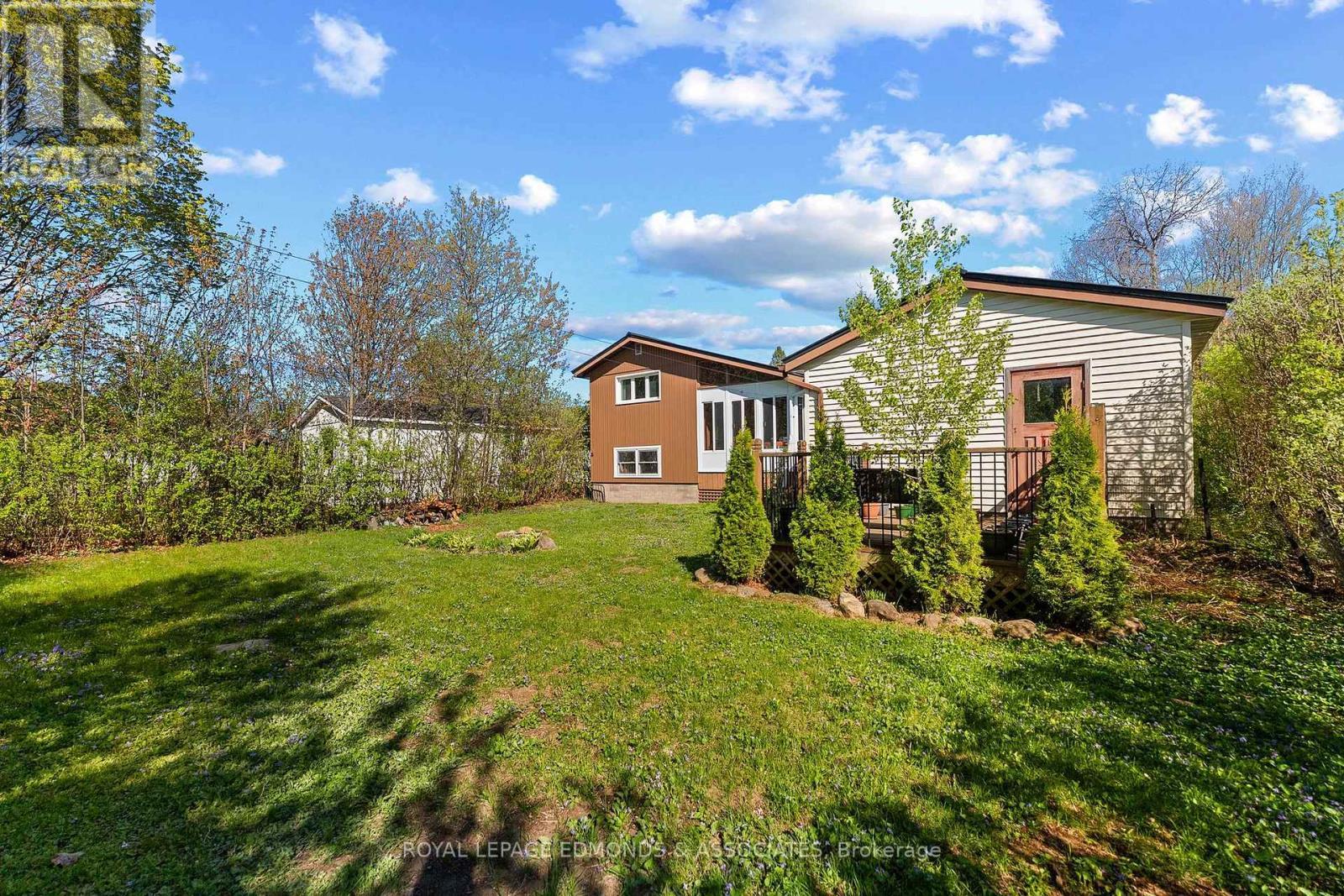 












5 LASALLE DRIVE

,
Deep River,




Ontario
K0J1P0

