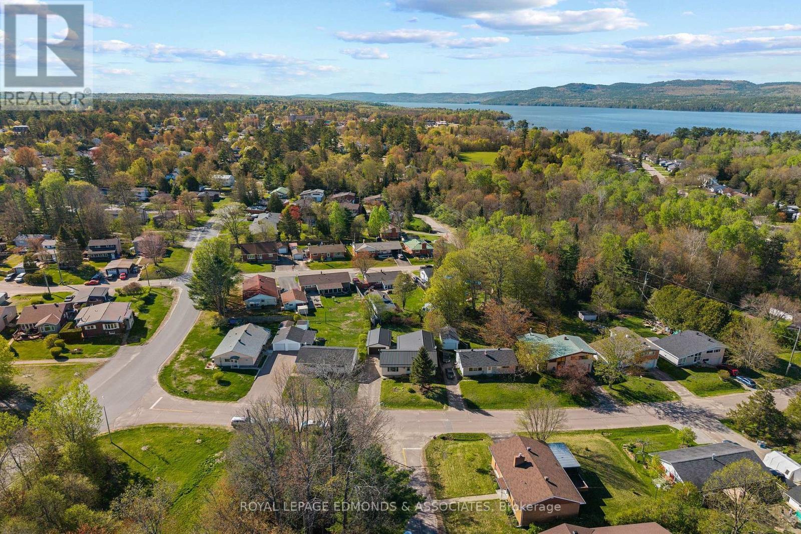 












5 LASALLE DRIVE

,
Deep River,




Ontario
K0J1P0

