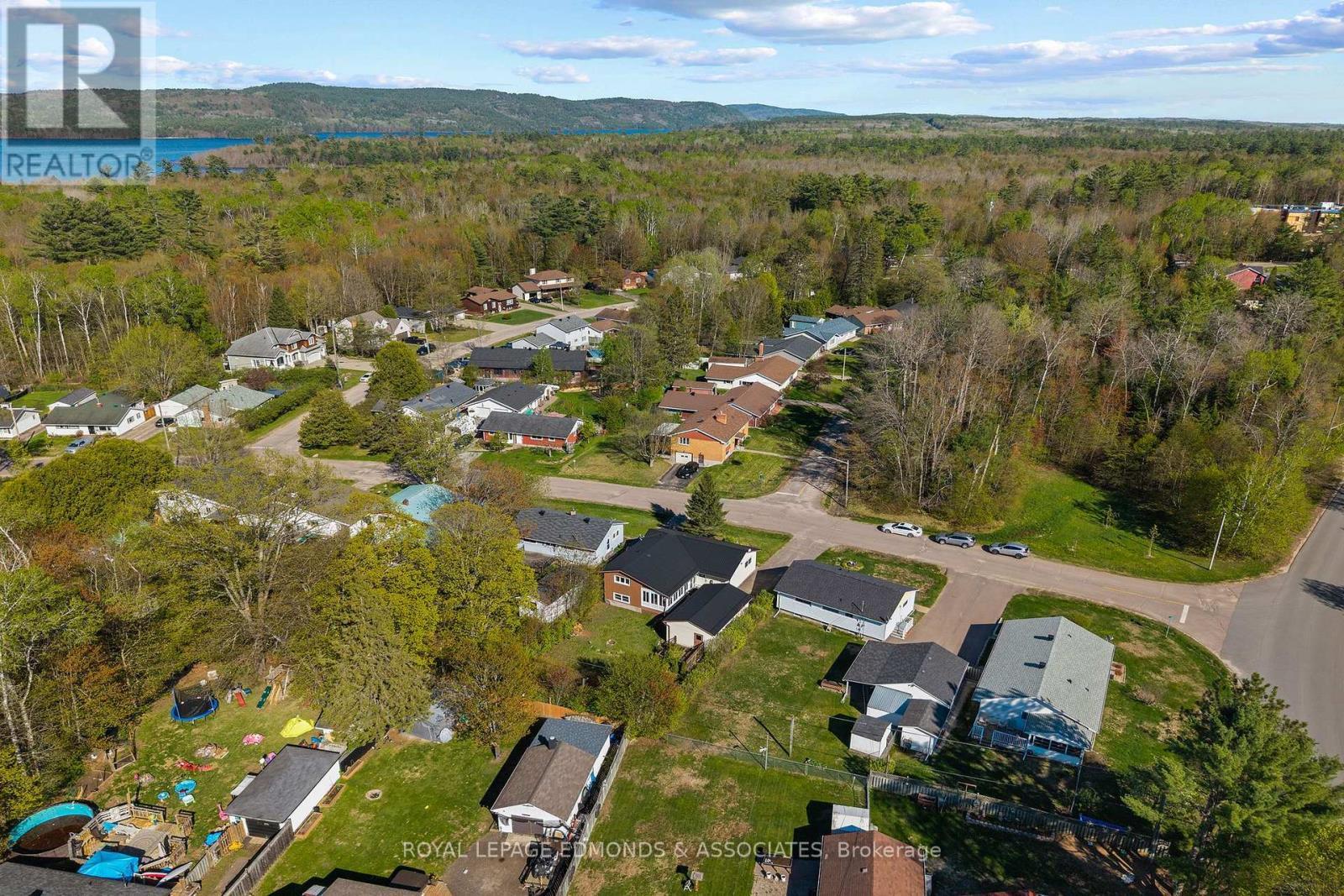 












5 LASALLE DRIVE

,
Deep River,




Ontario
K0J1P0

