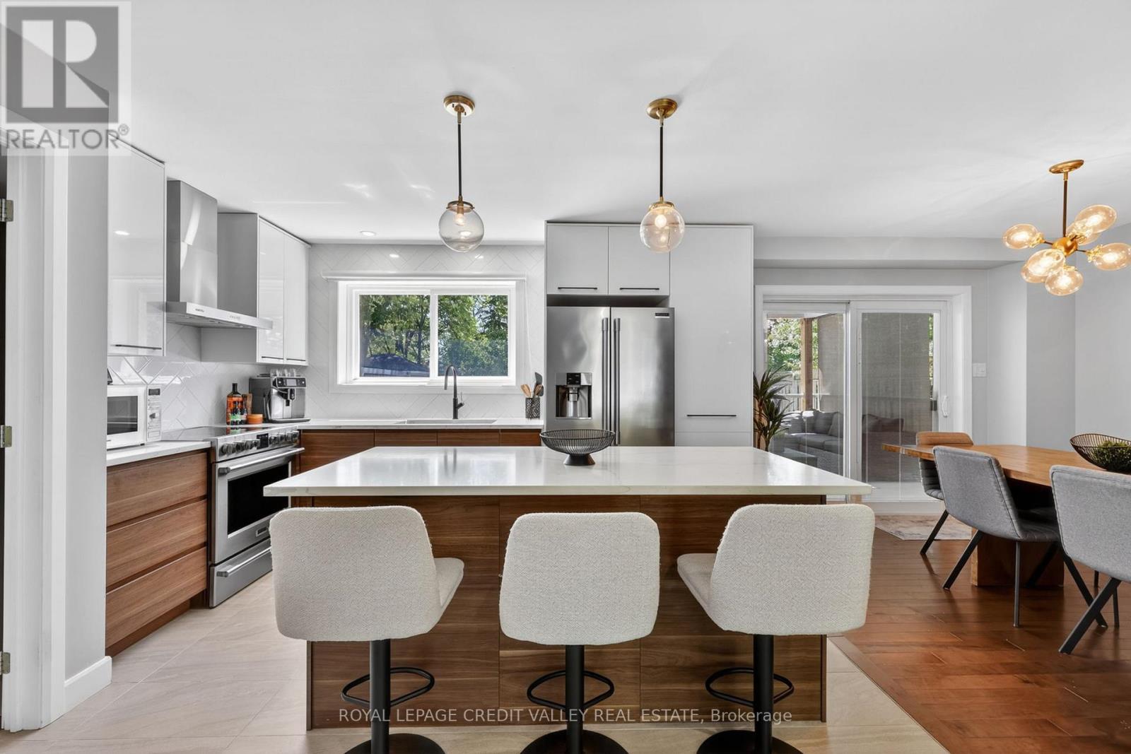 












185 BARTLEY BULL PARKWAY

,
Brampton,




Ontario
L6W2K1

