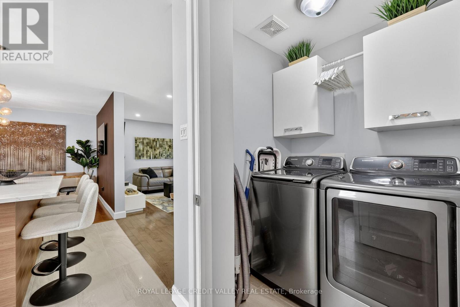 












185 BARTLEY BULL PARKWAY

,
Brampton,




Ontario
L6W2K1

